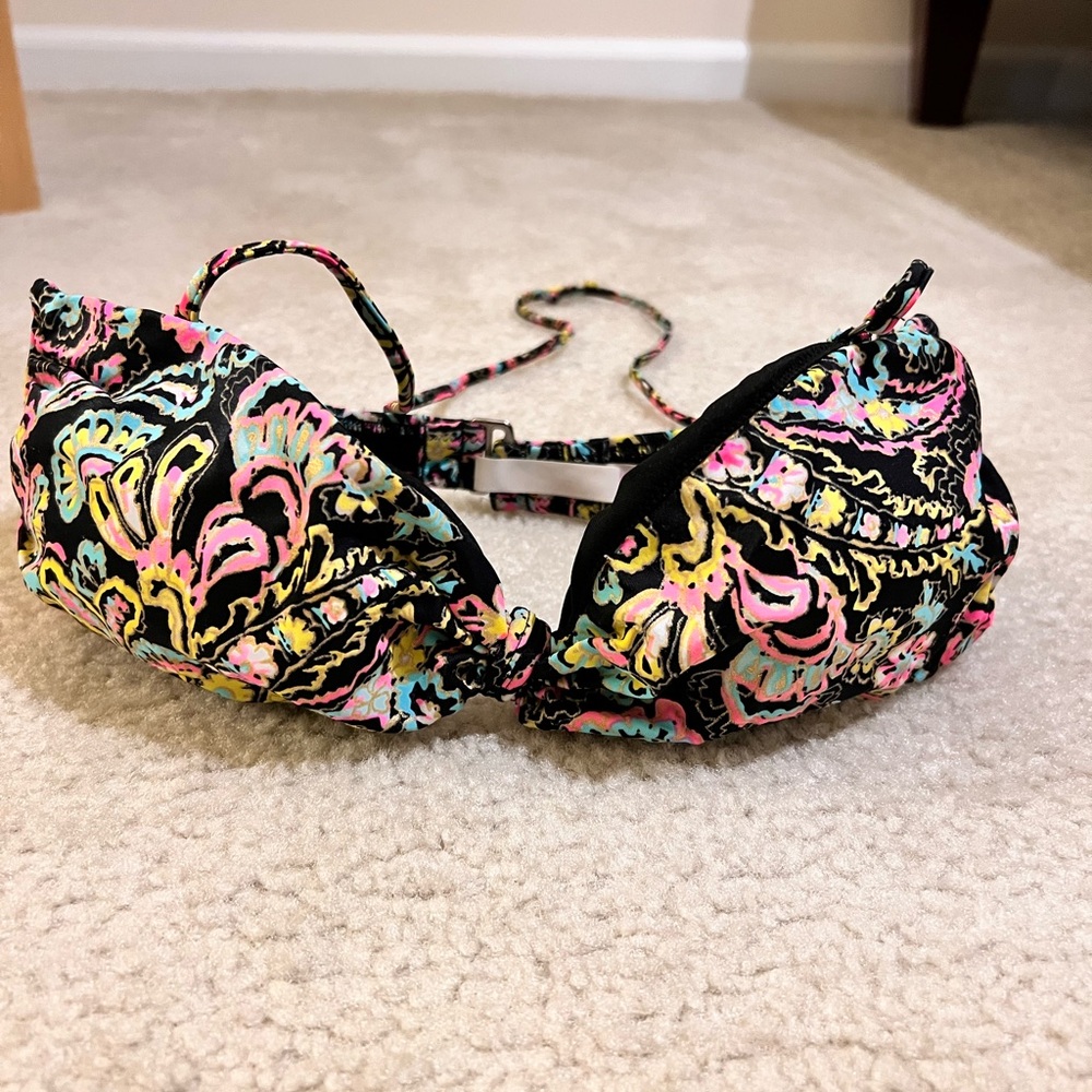 Victory Secret bikini top with removable straps